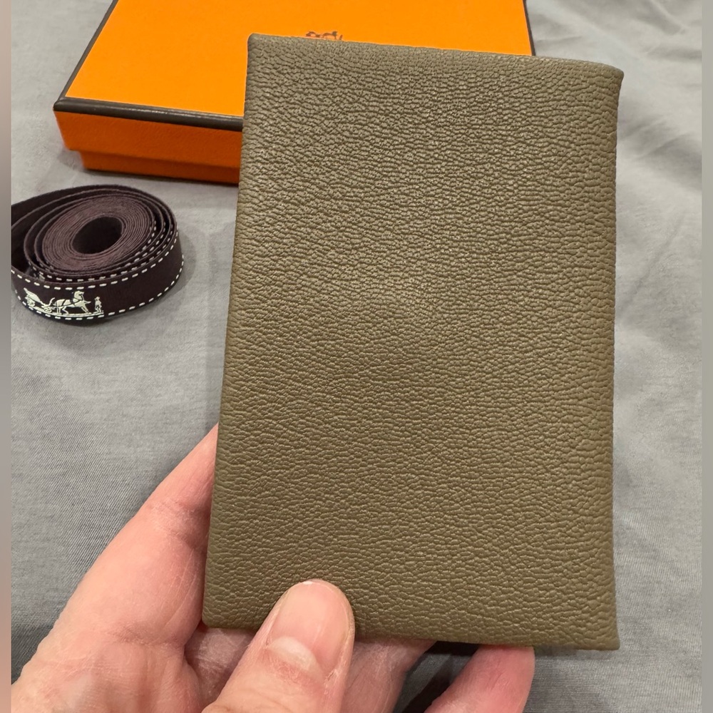 NIB Hermès Chèvre Mysore Calvi Card Holder in Etoupe - Picture 5 of 5